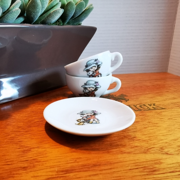 Vintage Japan Miniature Ceramic Tea Cup and Saucer Girl in Big Hat with Kitties - Picture 12 of 16